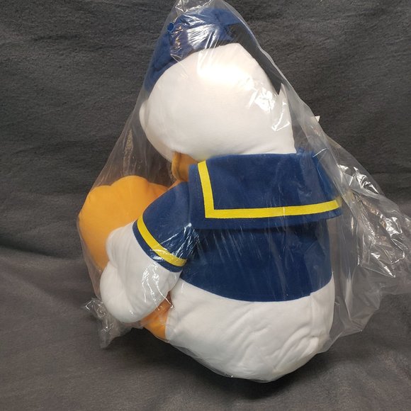 Jumbo 24 NWT Donald Duck Giga Jumbo Ribbon Plush